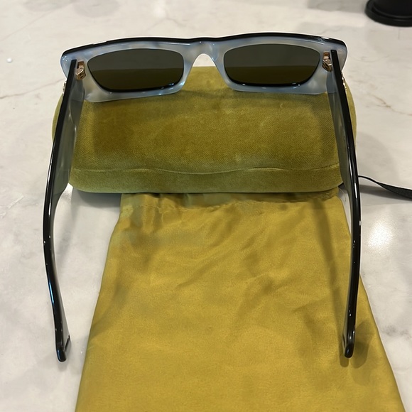 (SOLD) Gucci Slim Rectangular Sunglasses - Picture 2 of 8